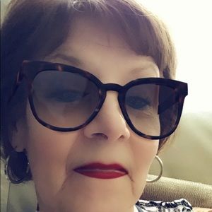 Meet your Posher, Marie